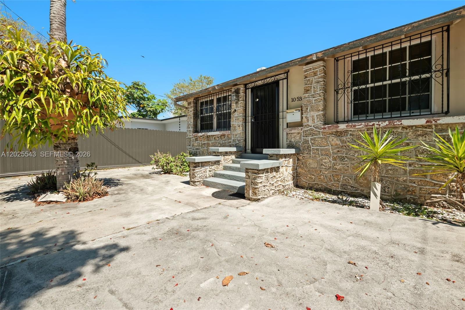 1053 Nw 28th Street Property Photo 3
