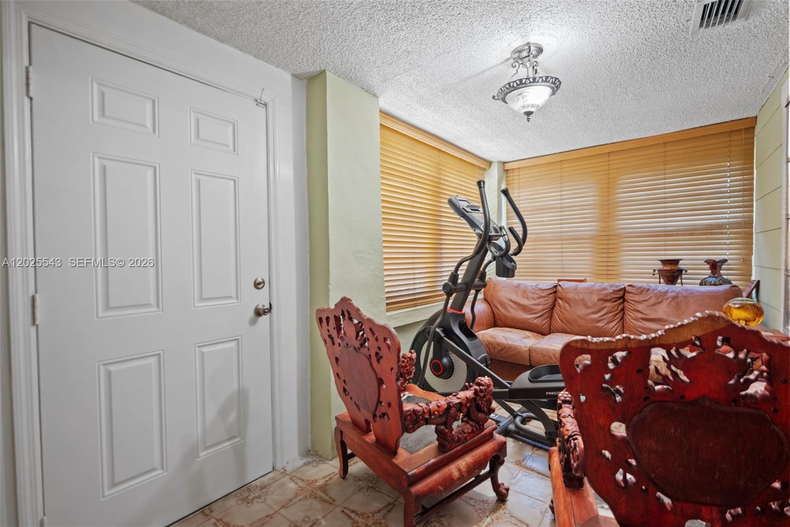 1053 Nw 28th Street Property Photo 5