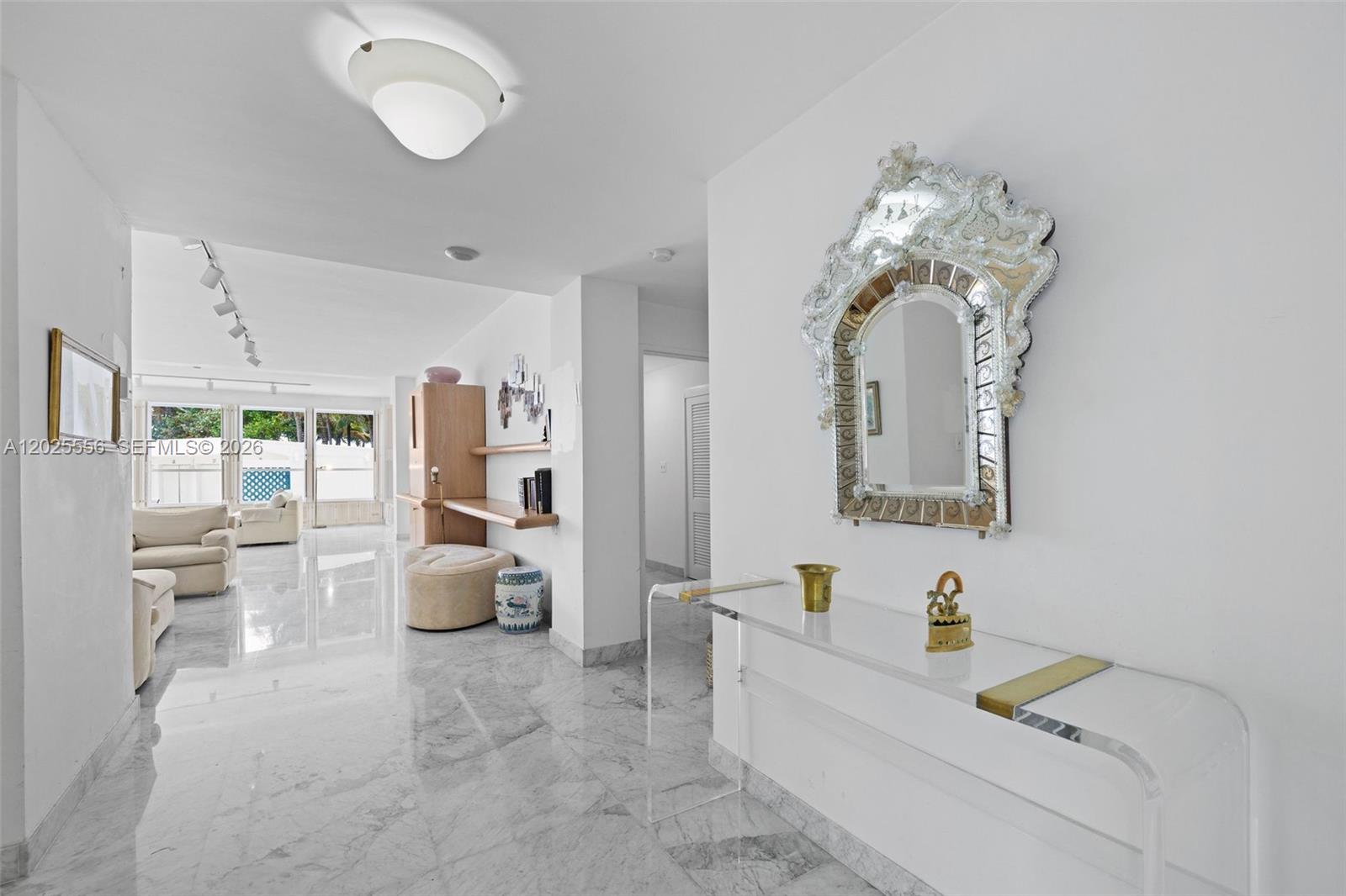 4925 Collins Avenue 1a Property Photo 12