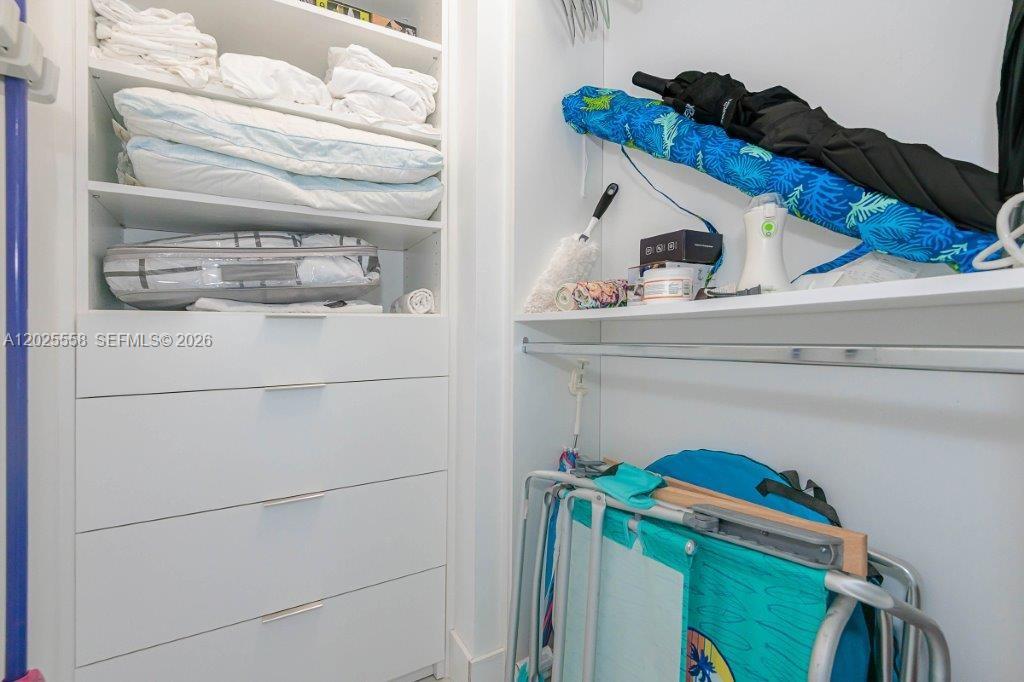 2301 Collins Avenue 811 Property Photo 22