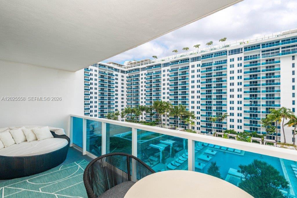 2301 Collins Avenue 811 Property Photo 26