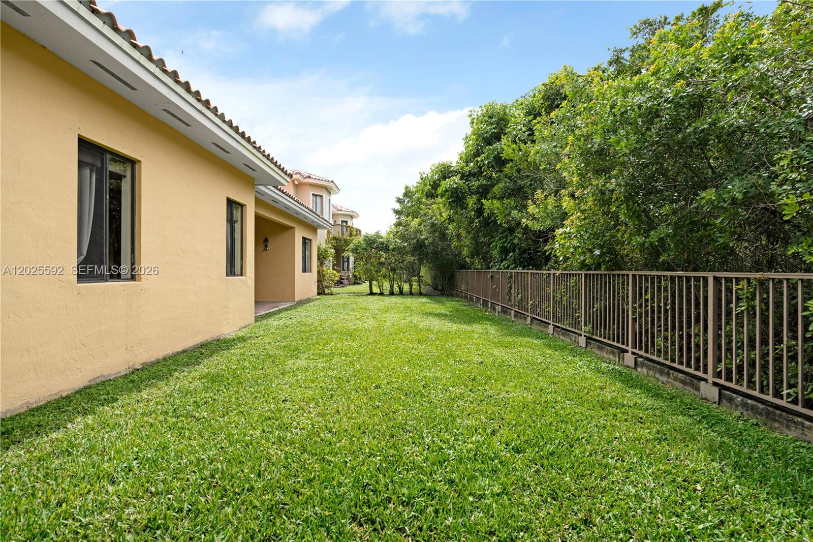 A12025592 Property Photo 8