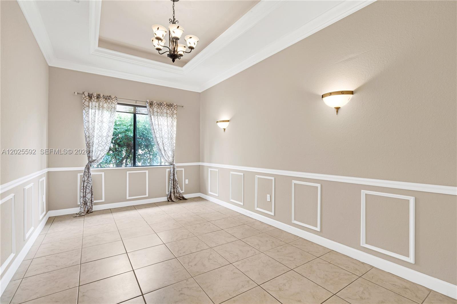 A12025592 Property Photo 14