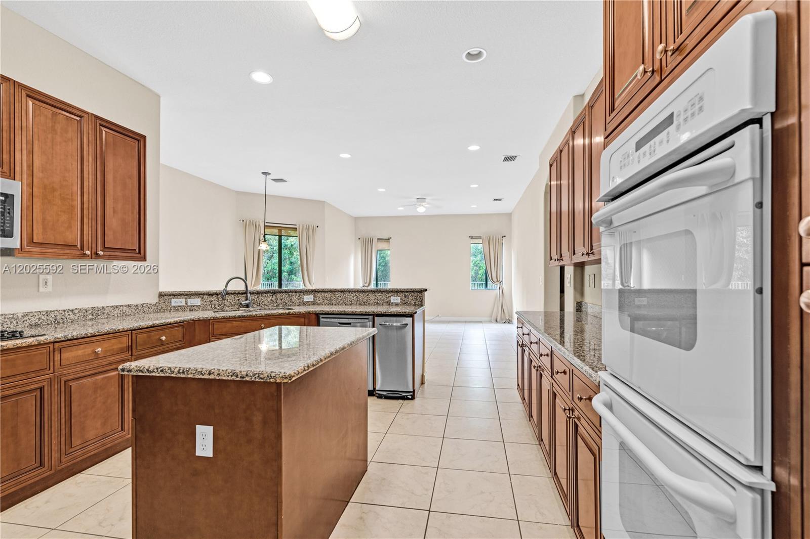 A12025592 Property Photo 15