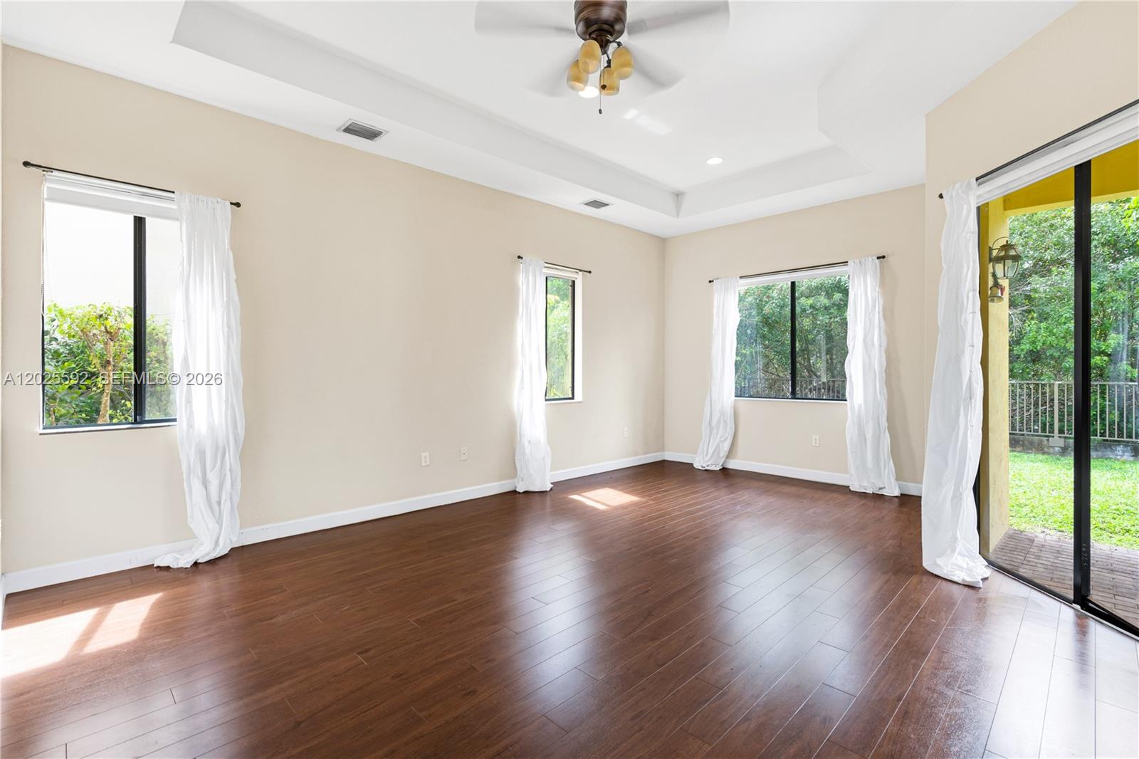 A12025592 Property Photo 18
