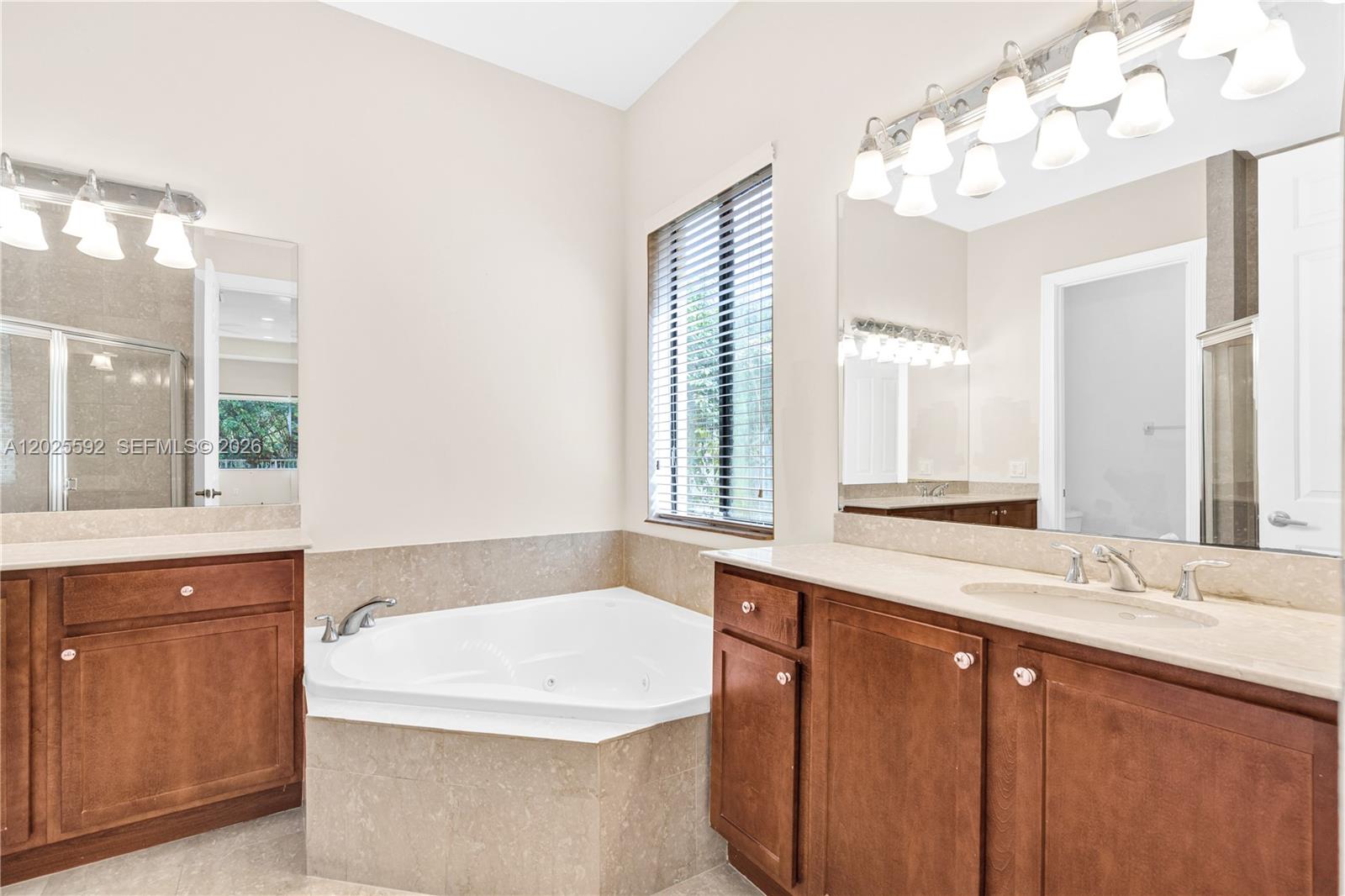 A12025592 Property Photo 21