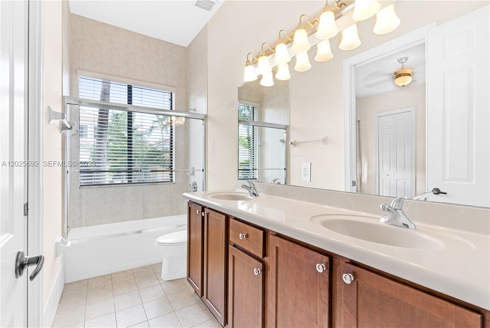 A12025592 Property Photo 23