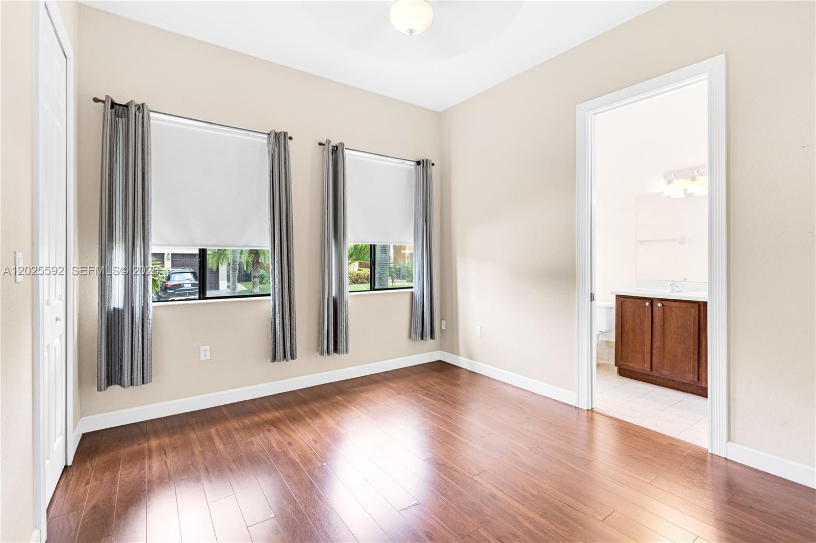 A12025592 Property Photo 24