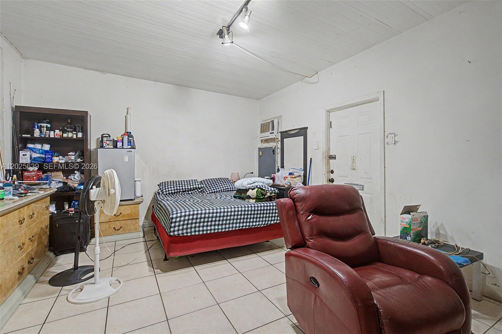 A12025639 Property Photo 17