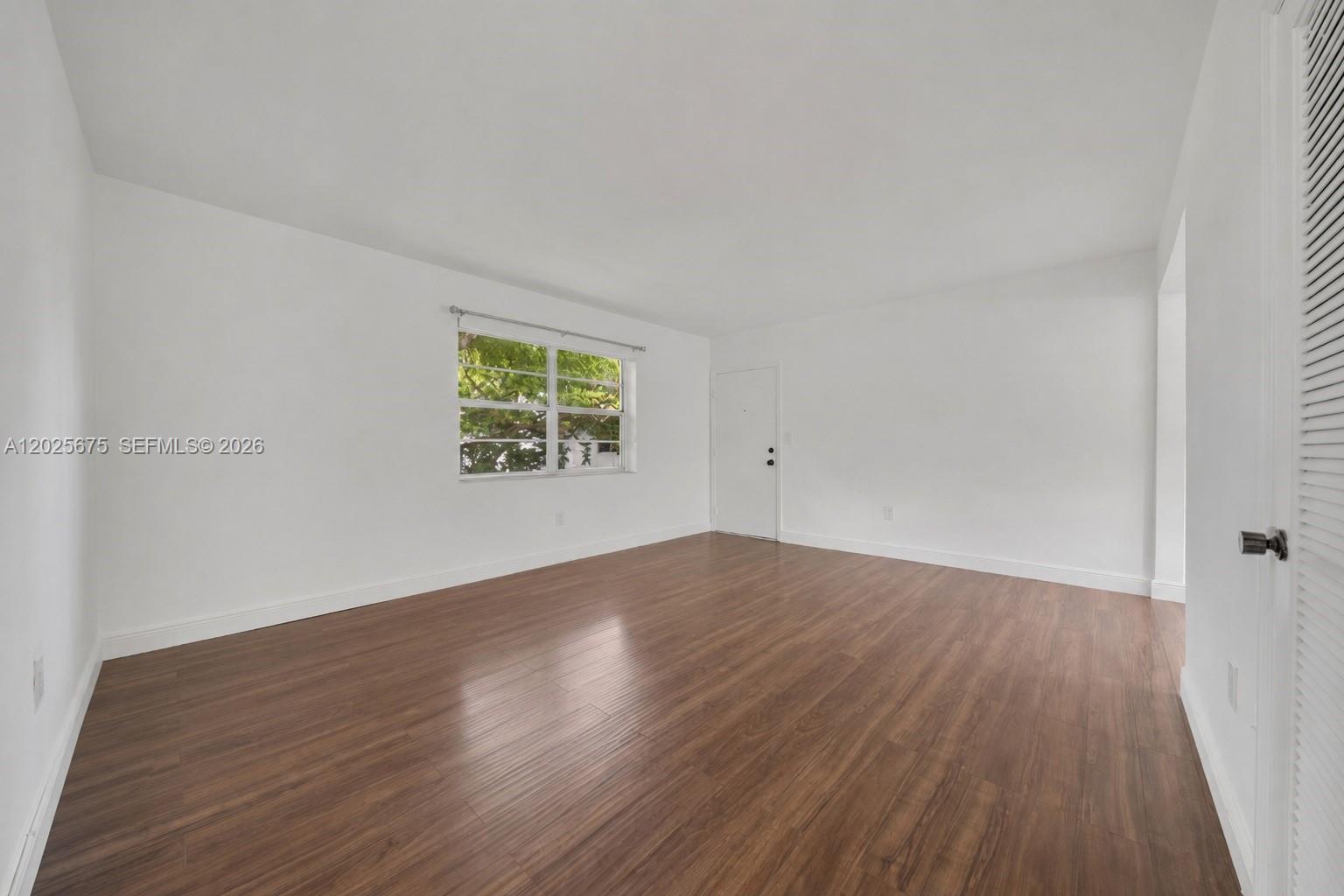 5605 Sw 80th Street 10d Property Photo 5