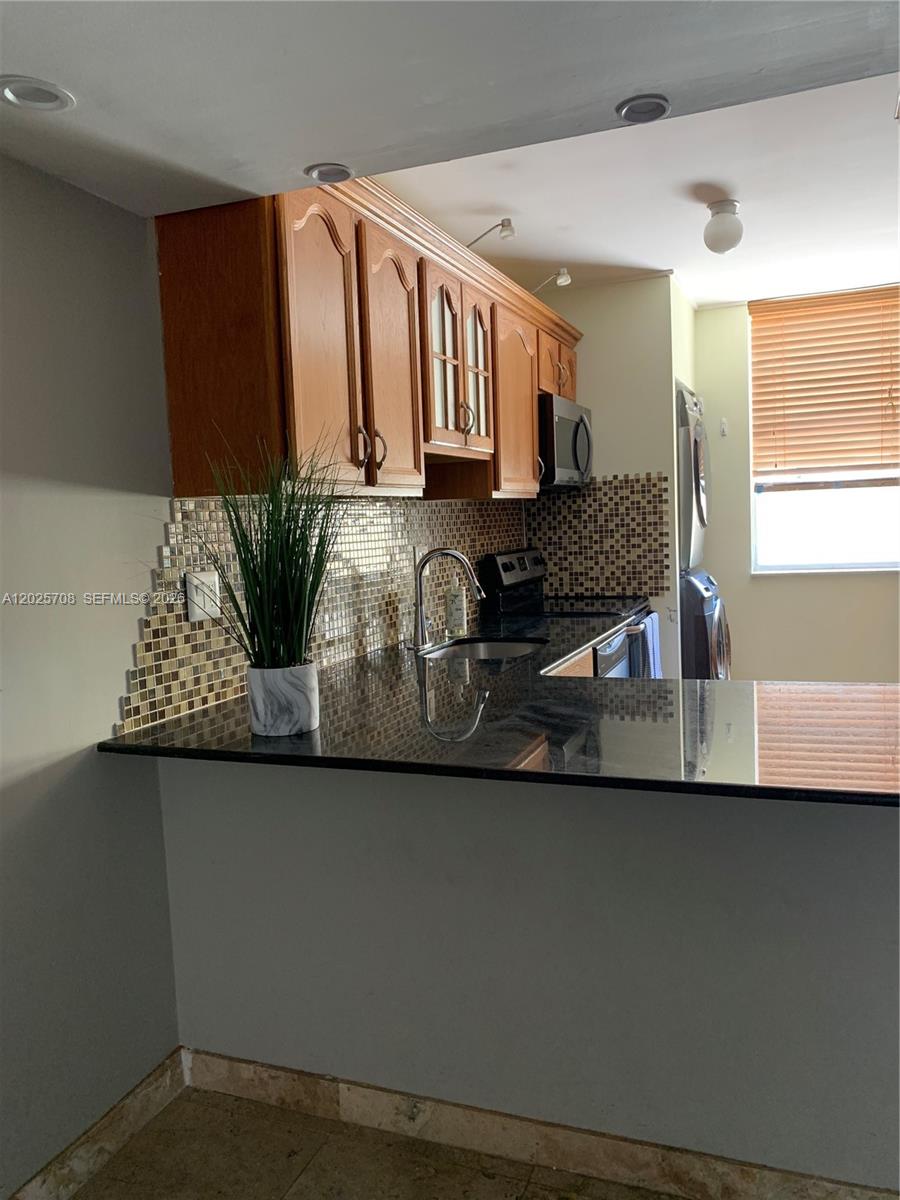 1651 Ne 115th Street 21c Property Photo 11