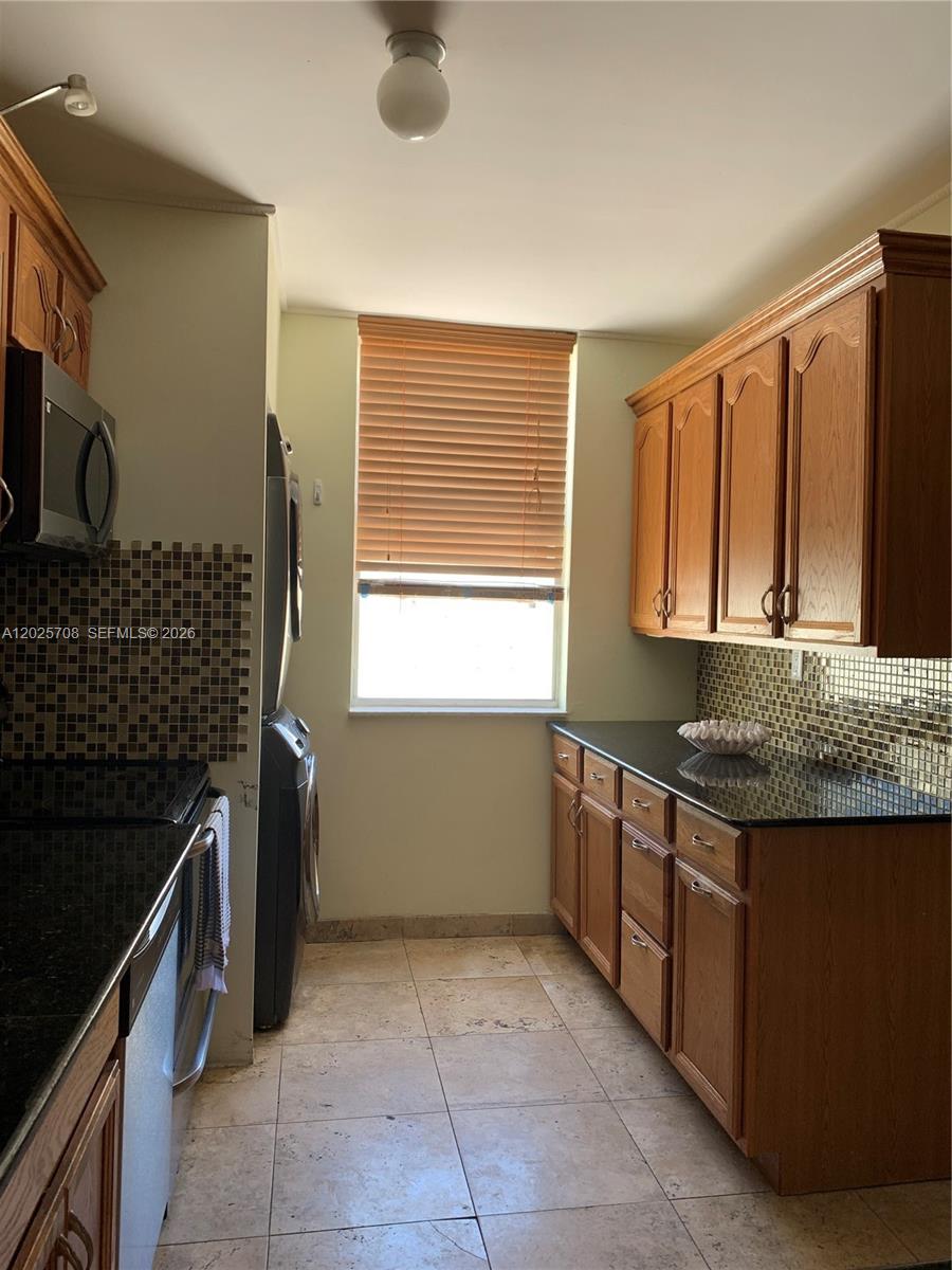 1651 Ne 115th Street 21c Property Photo 12
