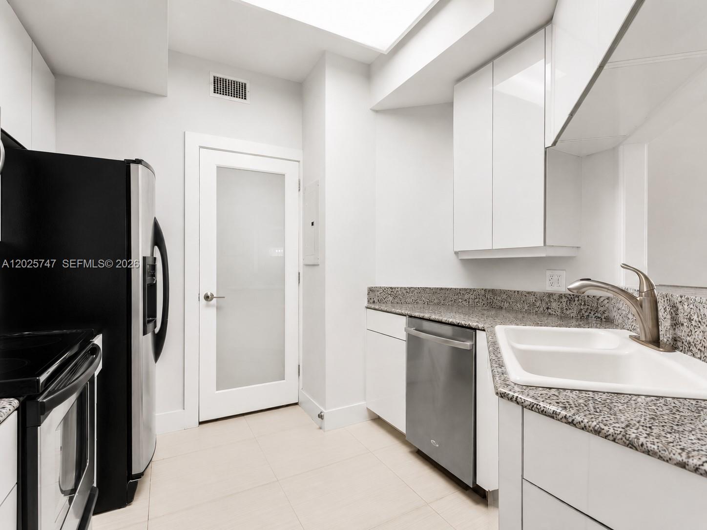 888 Brickell Key Drive 1002 Property Photo 9