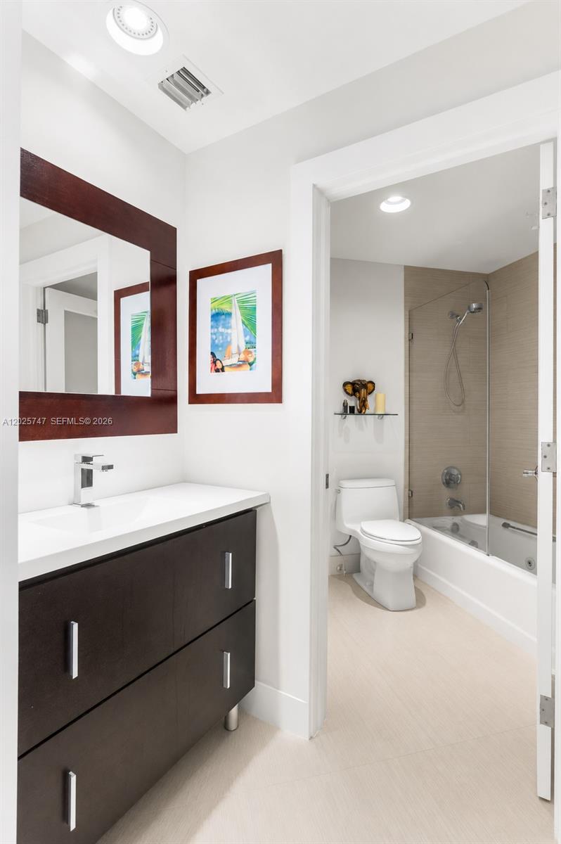888 Brickell Key Drive 1002 Property Photo 12