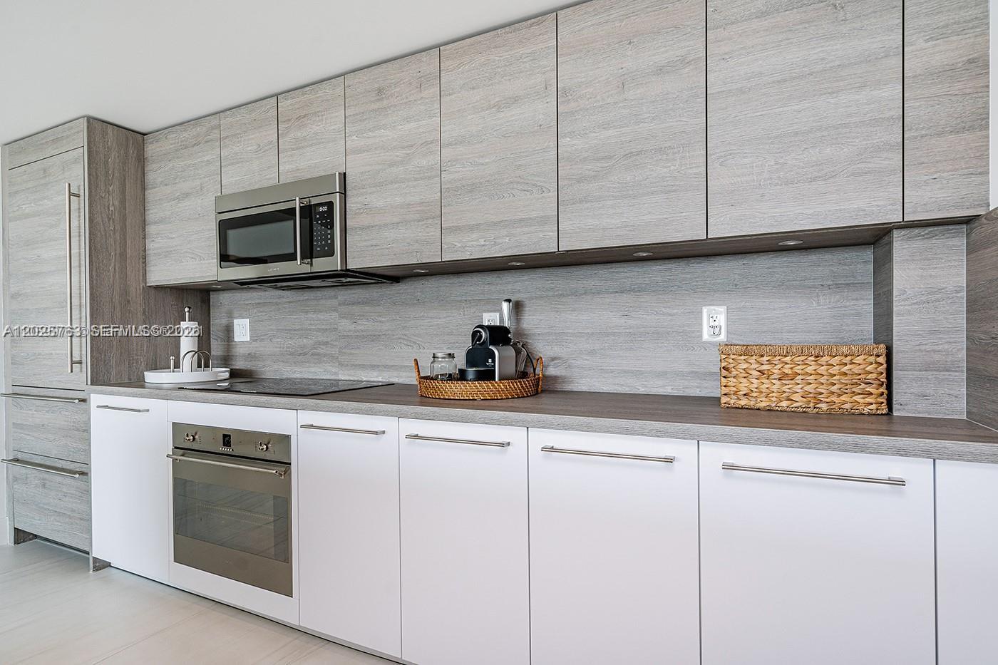400 Sunny Isles Boulevard 1804 Property Photo 12