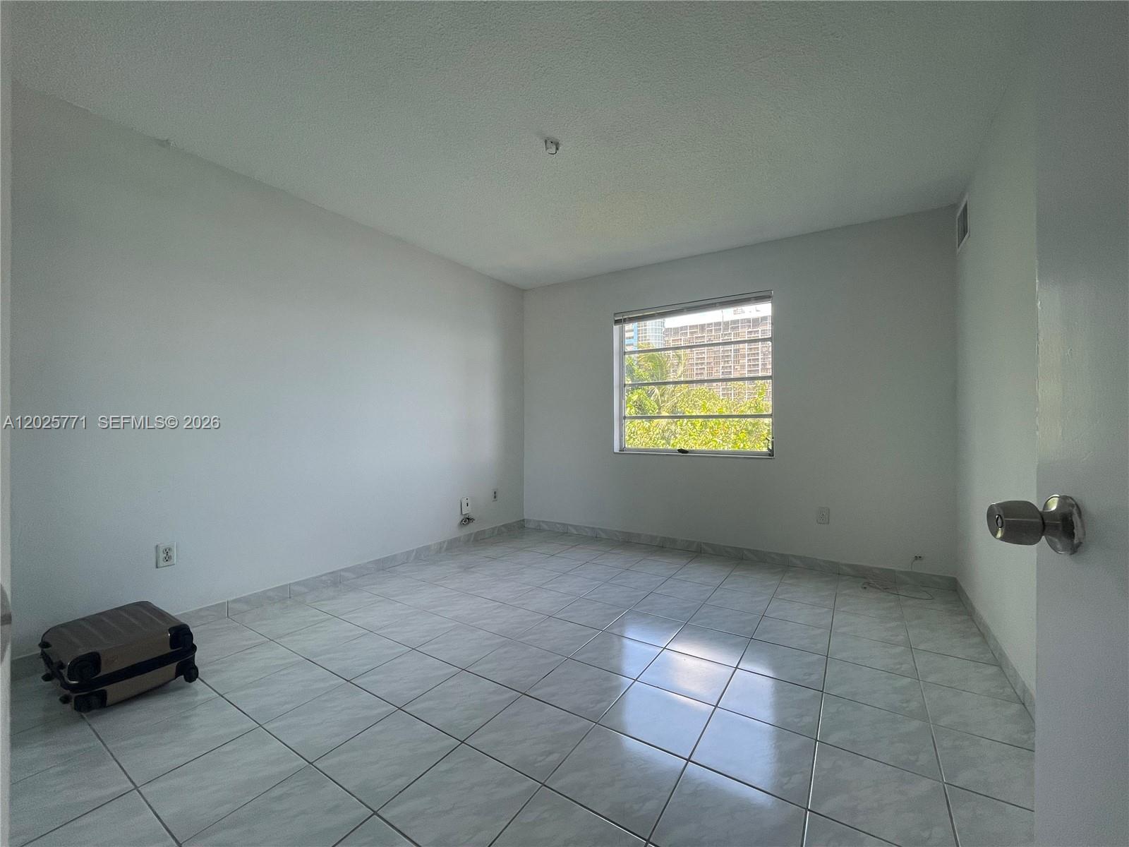 2201 Brickell Avenue 73 Property Photo 12