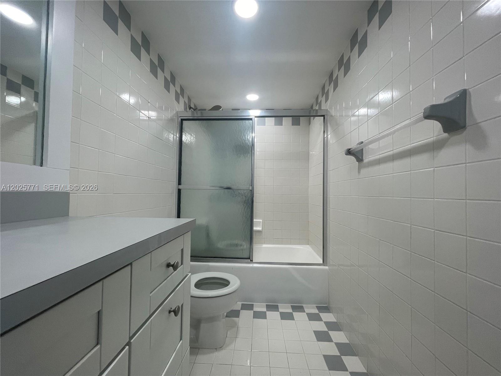 2201 Brickell Avenue 73 Property Photo 15