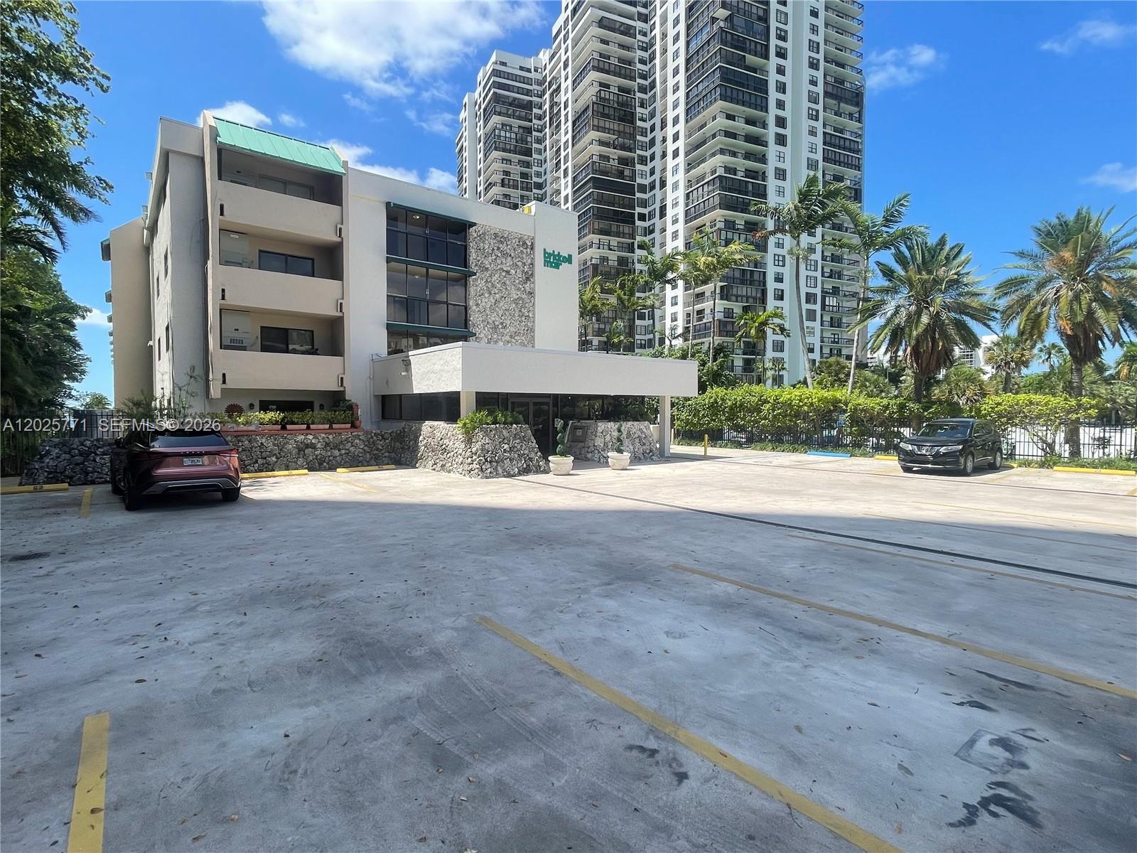 2201 Brickell Avenue 73 Property Photo 22