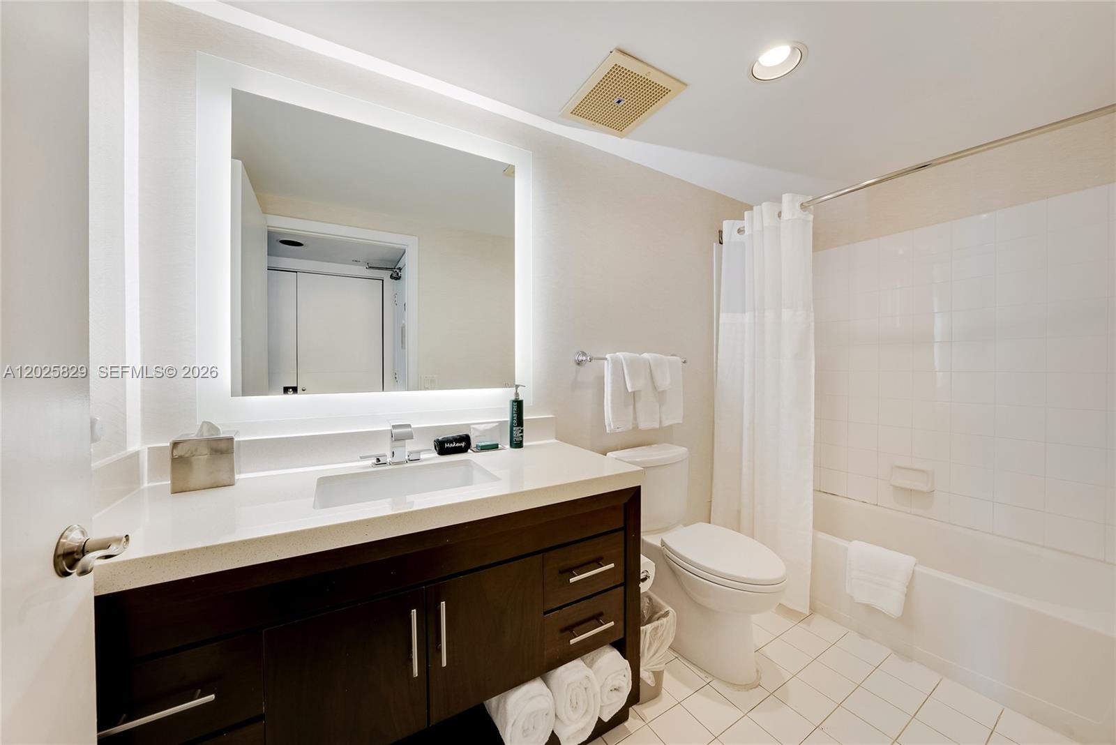 17375 Collins Avenue 2403 Property Photo 13