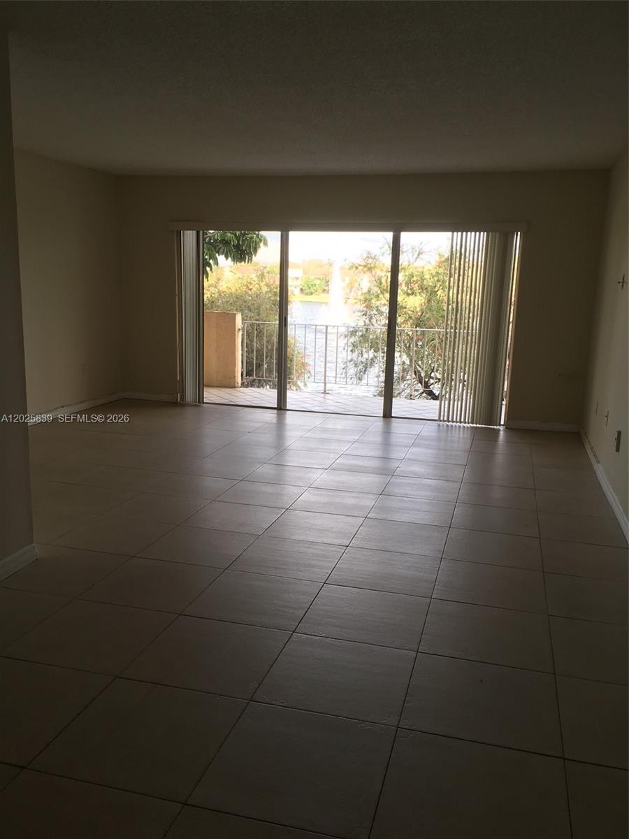 9351 Fontainebleau Boulevard B214 Property Photo 3