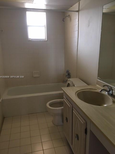 9351 Fontainebleau Boulevard B214 Property Photo 6