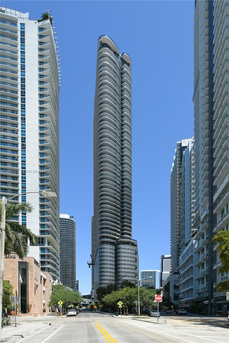1000 Brickell 2014 Property Photo 4