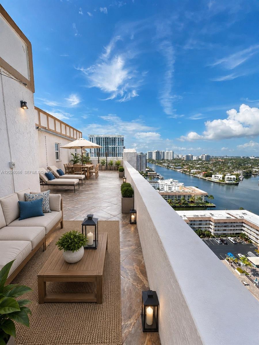 1865 S Ocean Drive 21a Property Photo 1