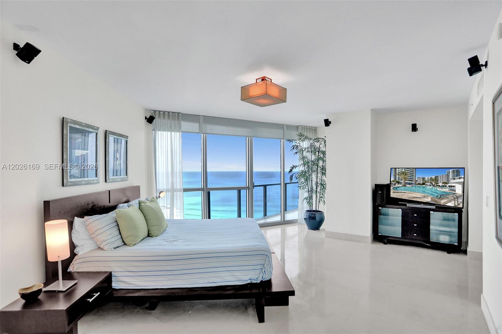 3101 S Ocean Drive 2005 (available Now ) Property Photo 19