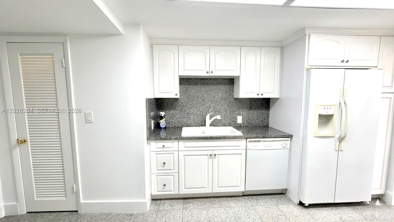 A12026264 Property Photo 8