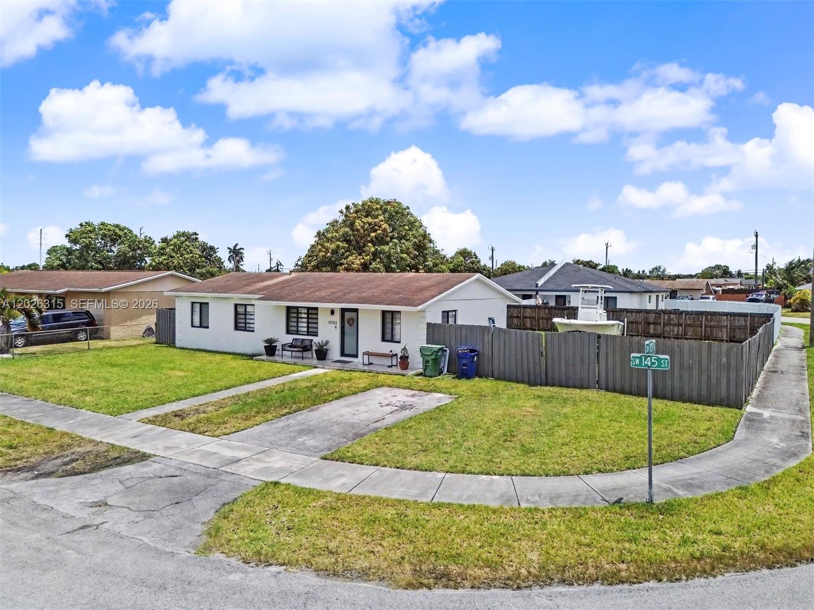 10762 Sw 145th Street Property Photo 2