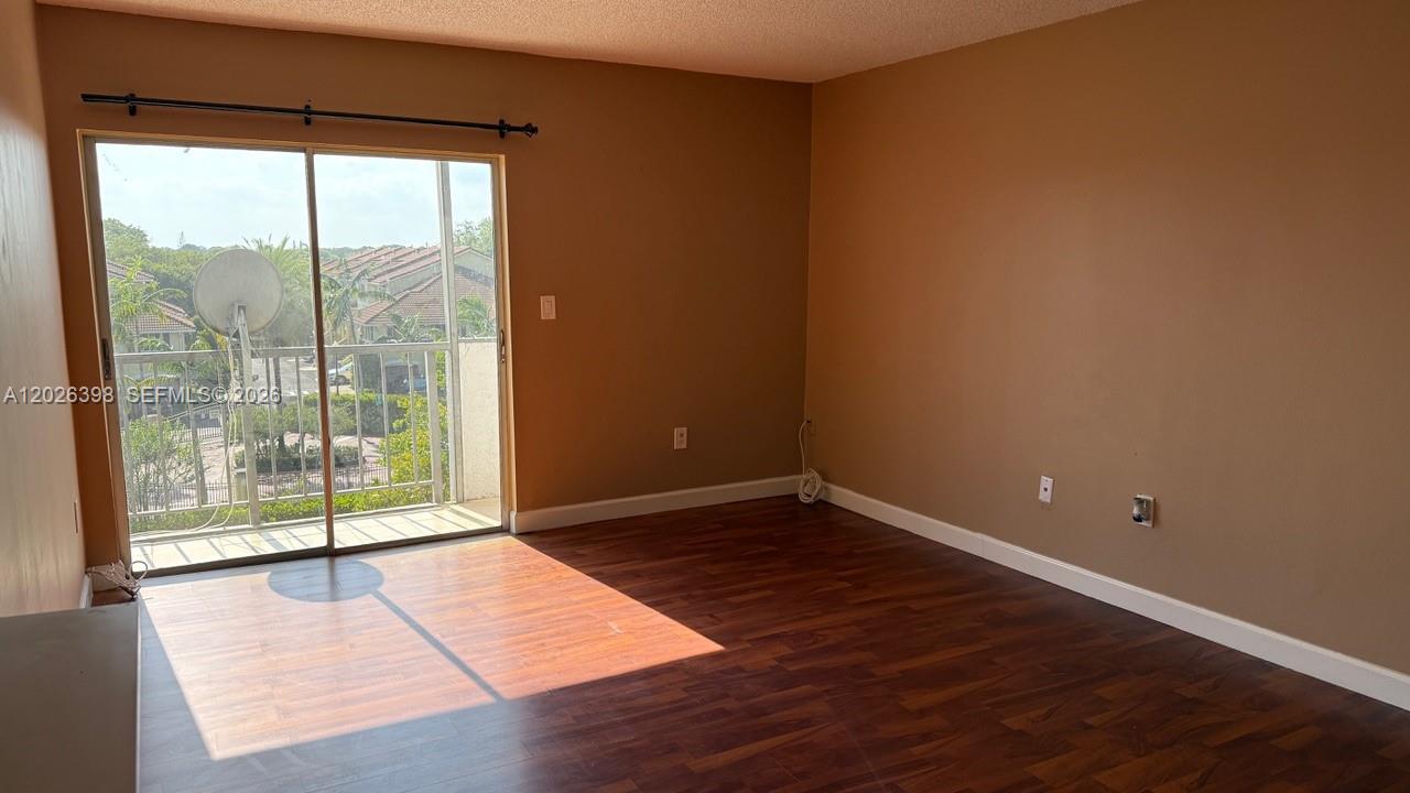 8950 Ne 8th Avenue 405 Property Photo 2