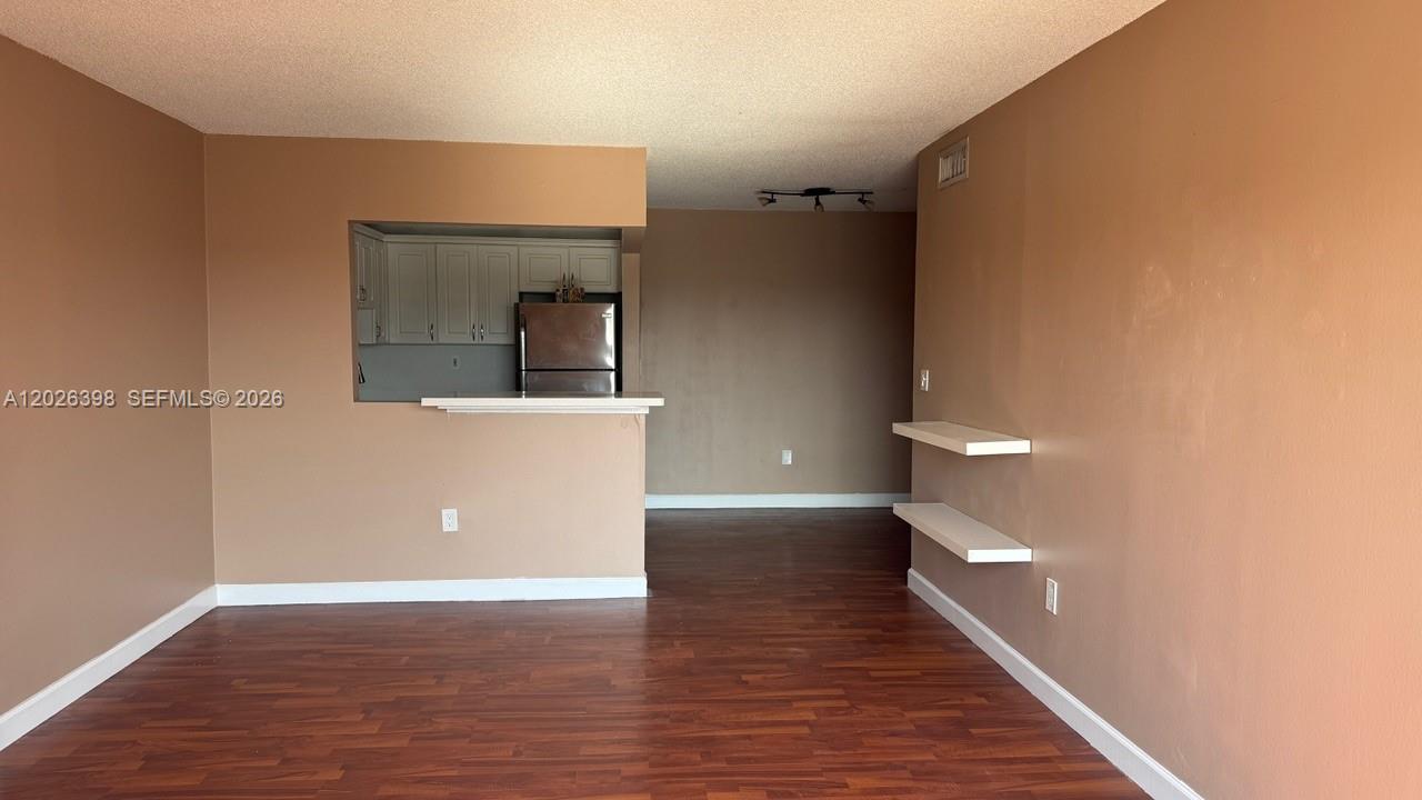 8950 Ne 8th Avenue 405 Property Photo 5