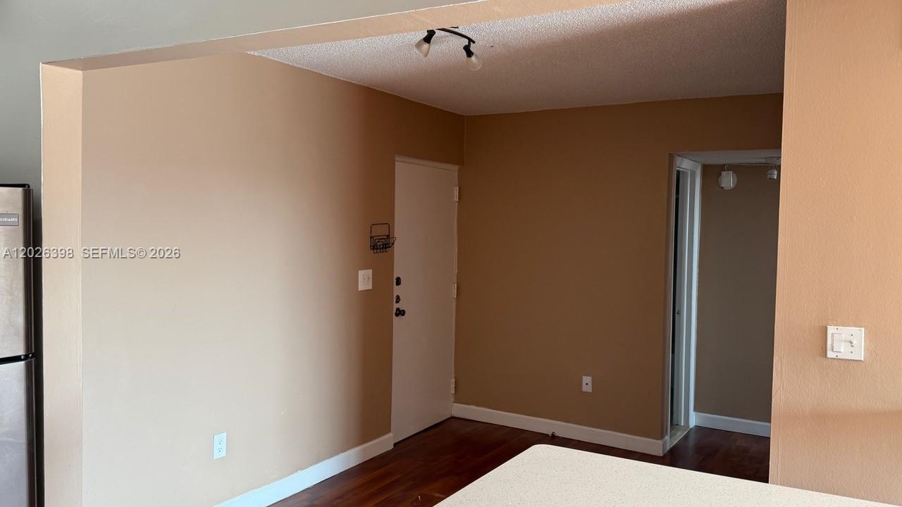 8950 Ne 8th Avenue 405 Property Photo 6