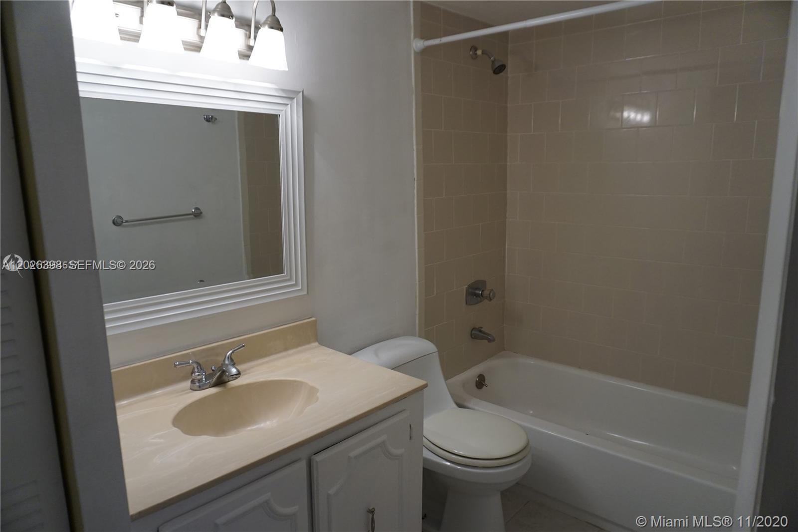 8950 Ne 8th Avenue 405 Property Photo 8