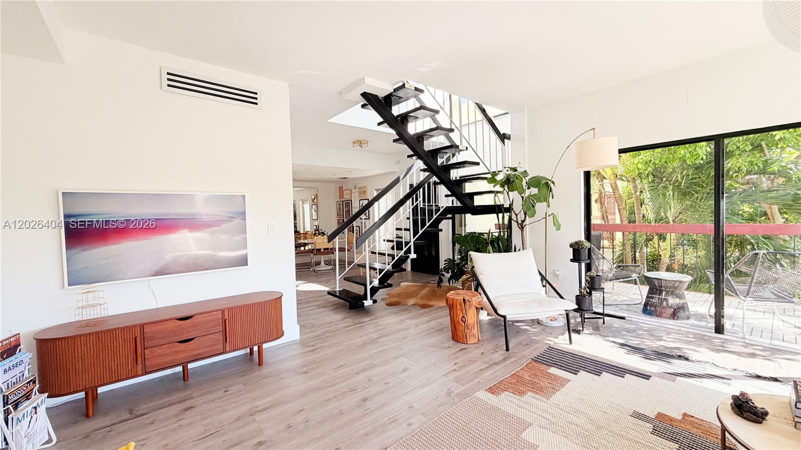 A12026404 Property Photo 6