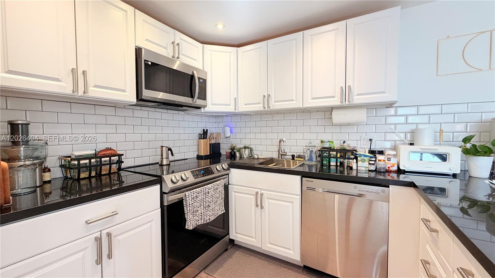 A12026404 Property Photo 12