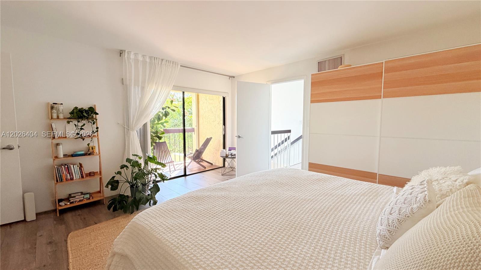 A12026404 Property Photo 19