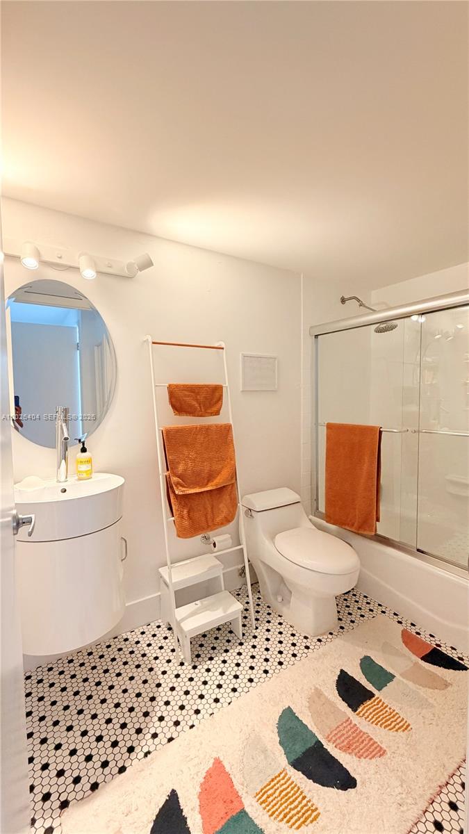 A12026404 Property Photo 24