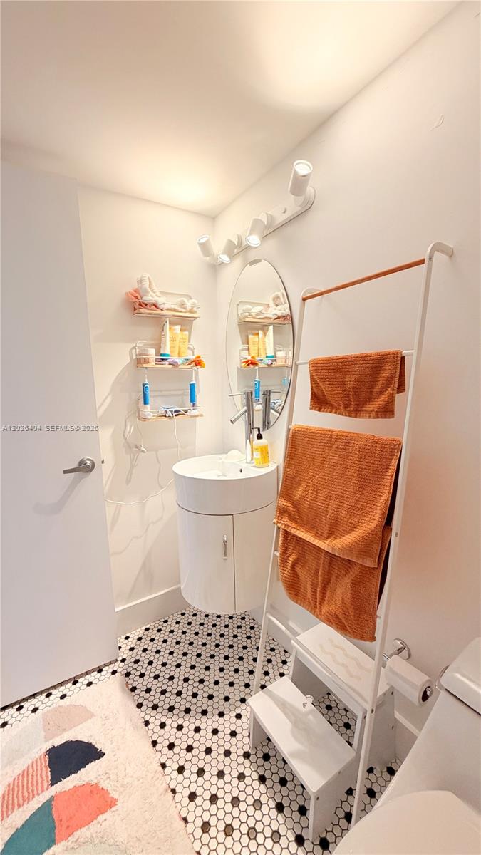 A12026404 Property Photo 26