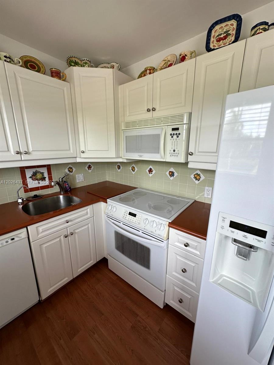449 Fanshaw K 449 Property Photo 10