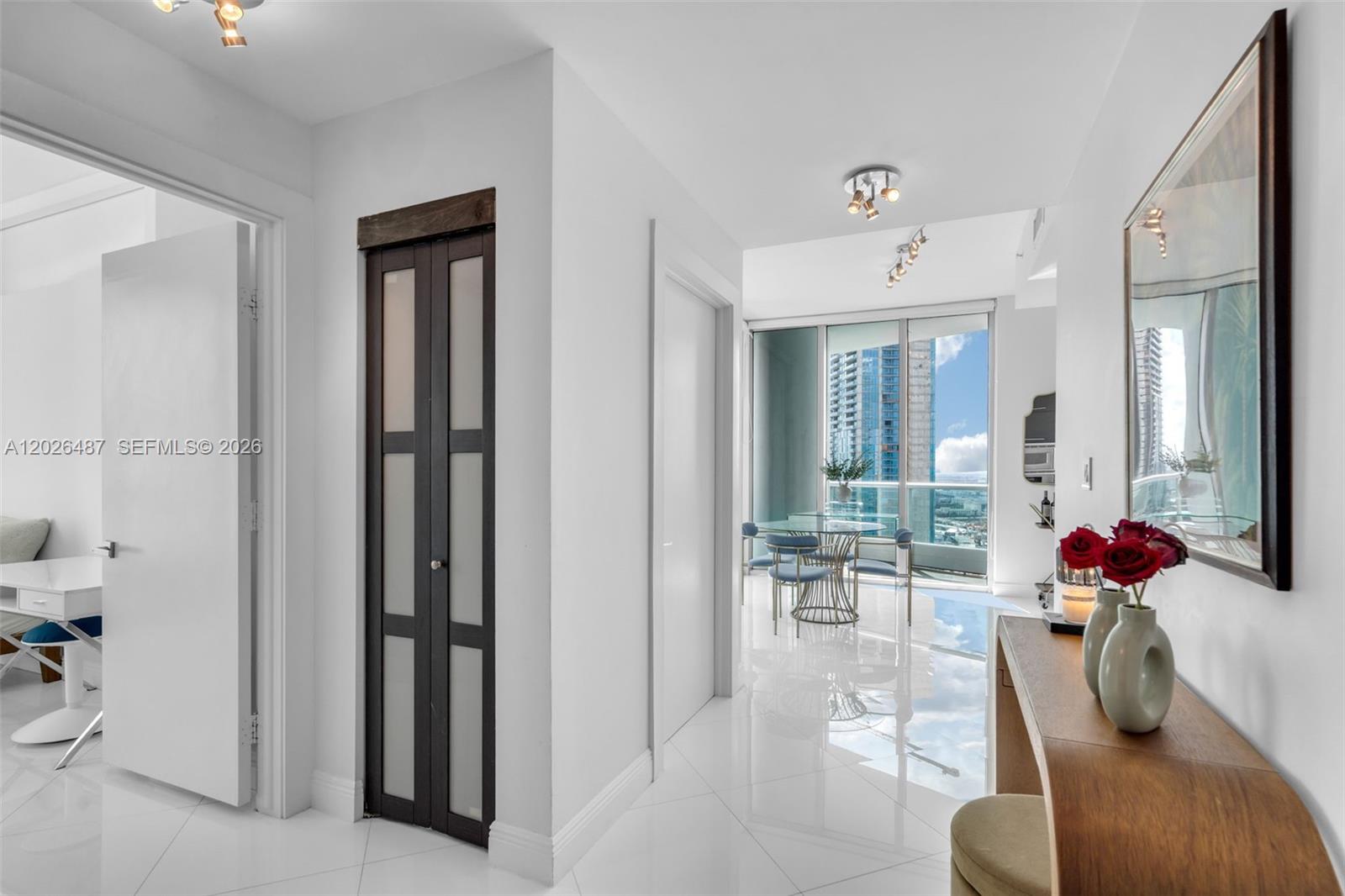 900 Biscayne Boulevard 4412 Property Photo 6