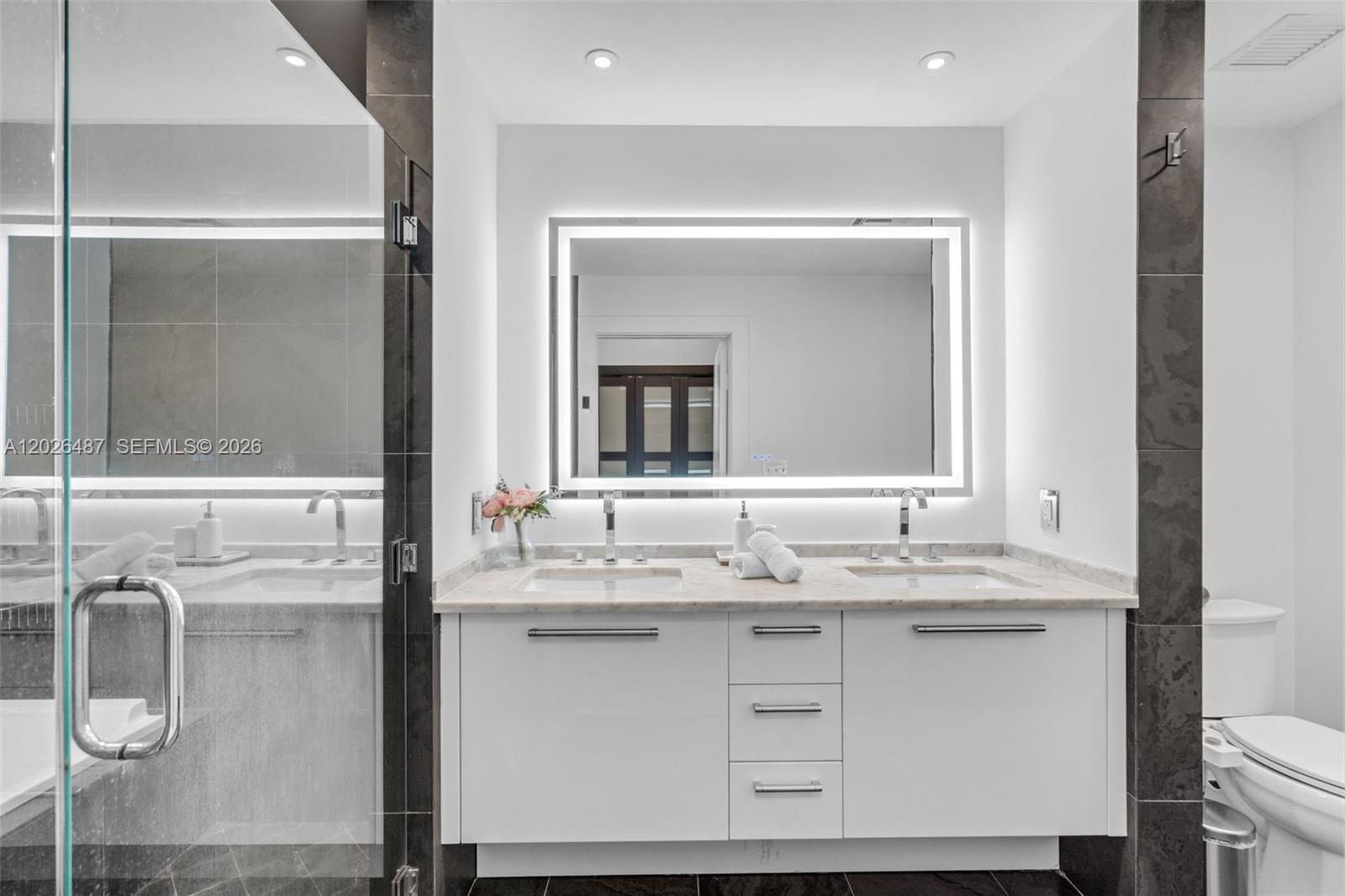 900 Biscayne Boulevard 4412 Property Photo 9