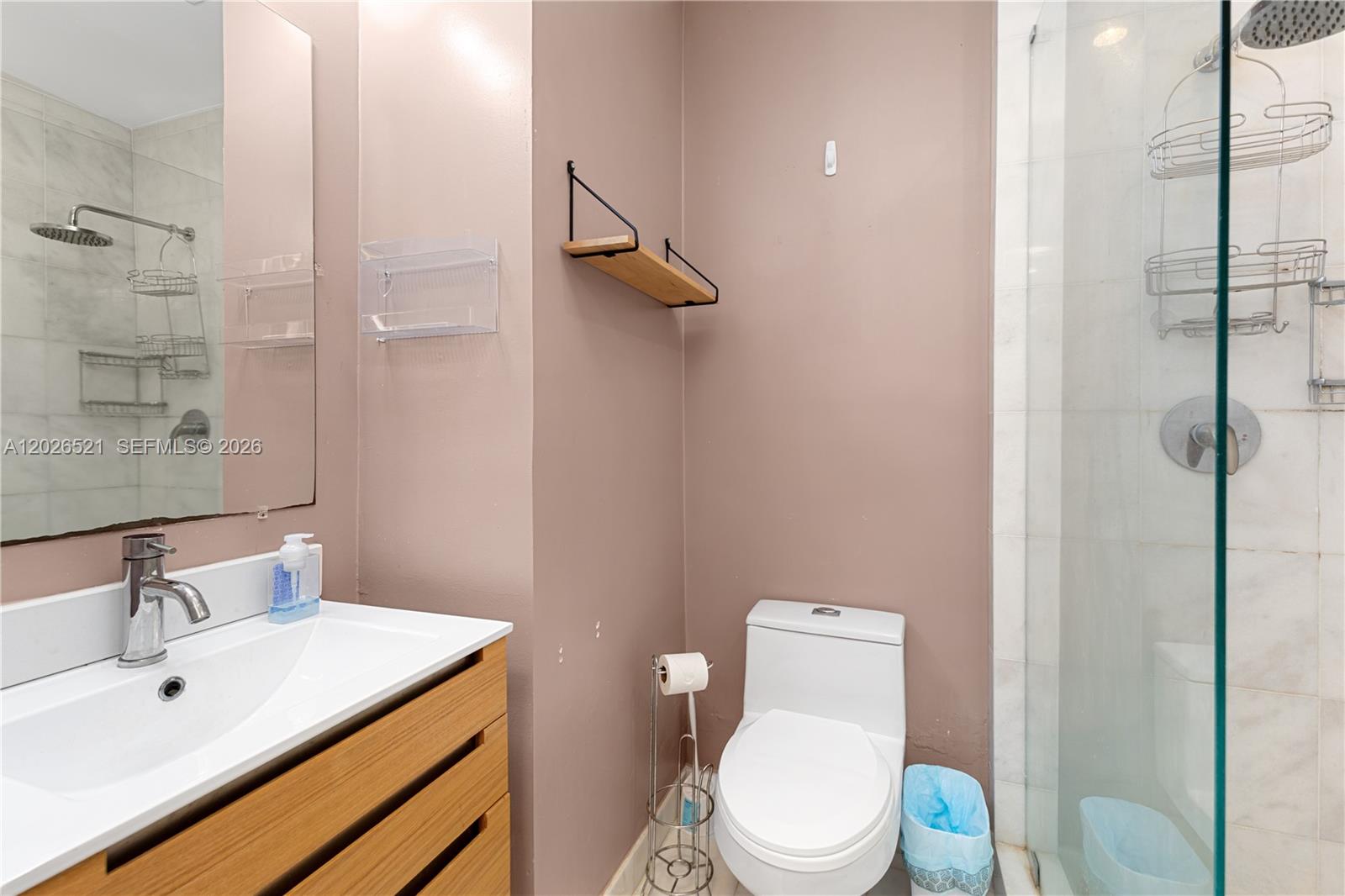 2421 Lake Pancoast Drive 3b Property Photo 8
