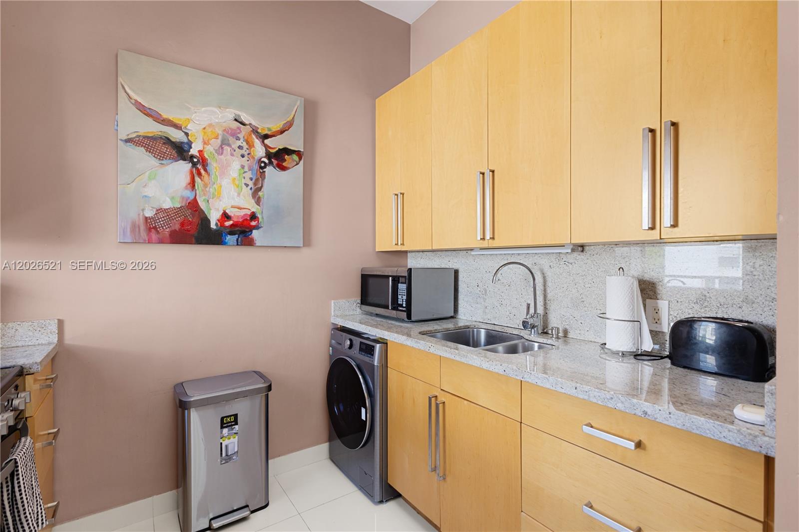 2421 Lake Pancoast Drive 3b Property Photo 11