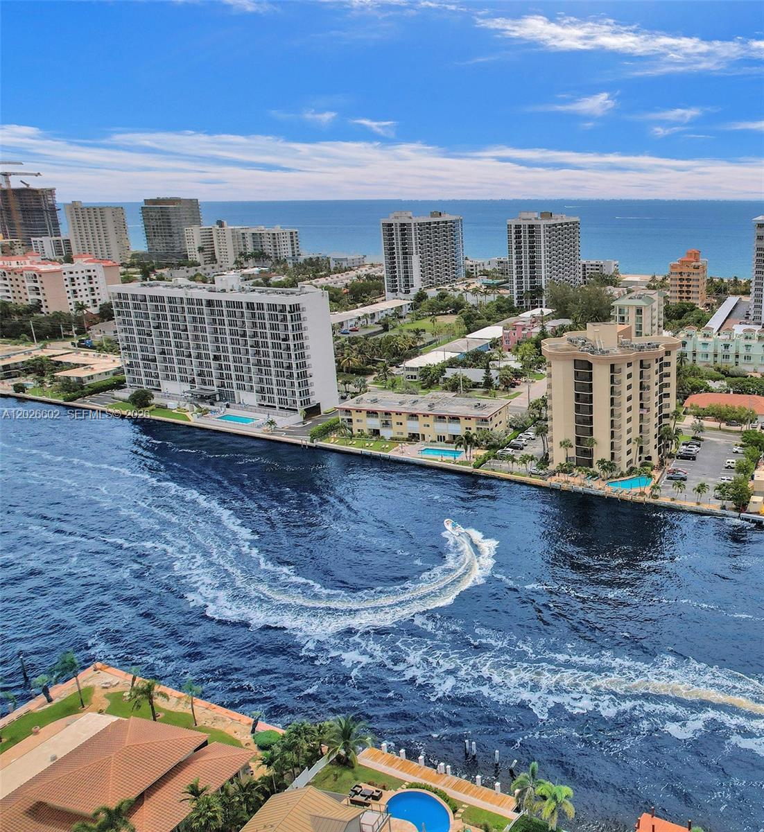 501 N Riverside Drive Ph2 Property Photo 3