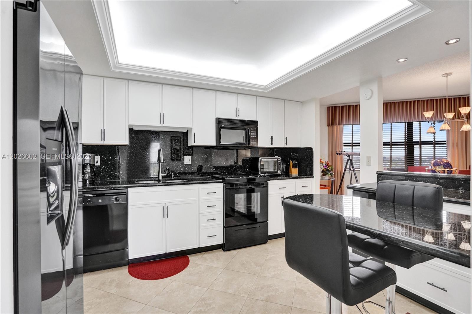 501 N Riverside Drive Ph2 Property Photo 4