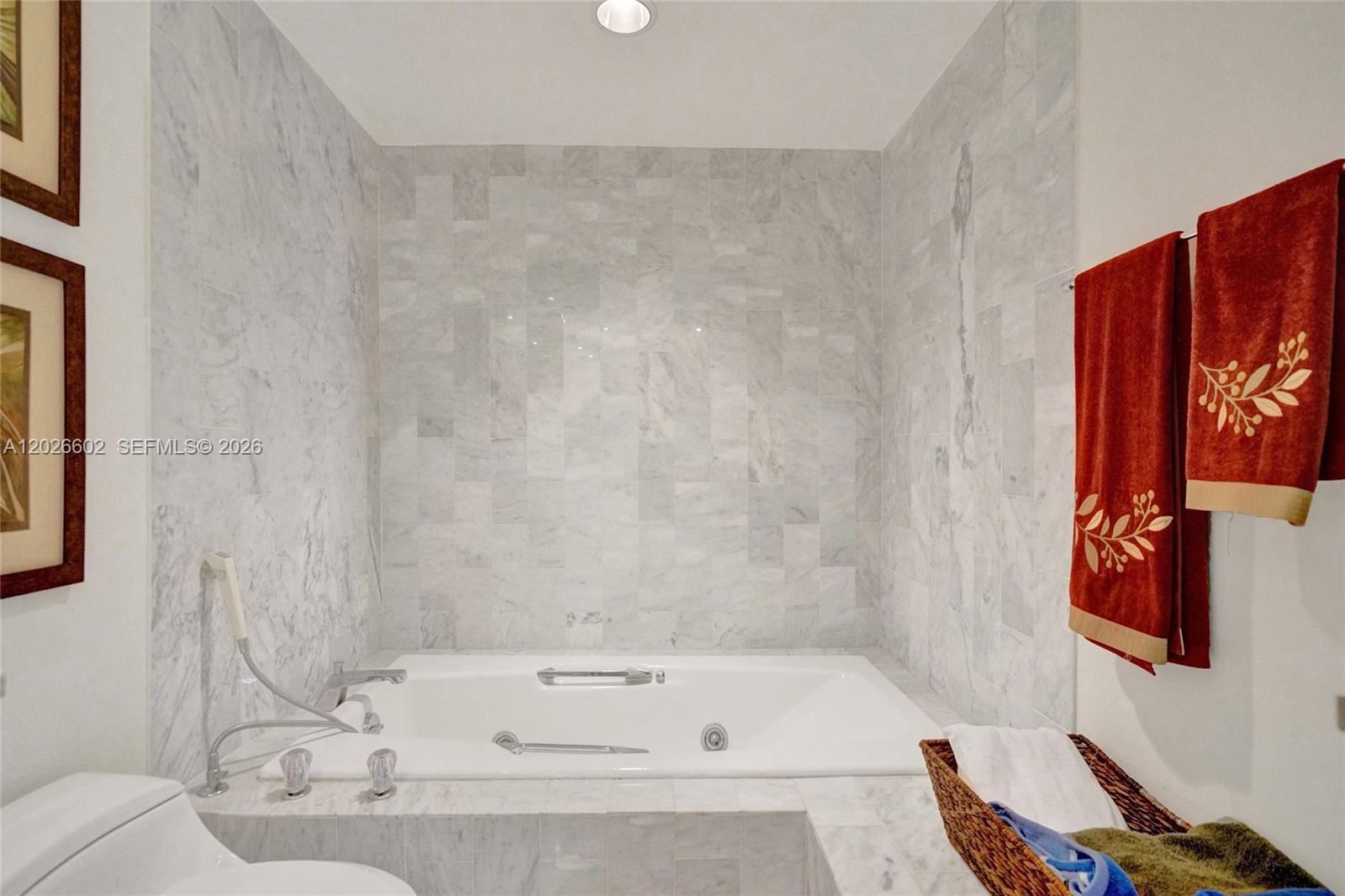 501 N Riverside Drive Ph2 Property Photo 40