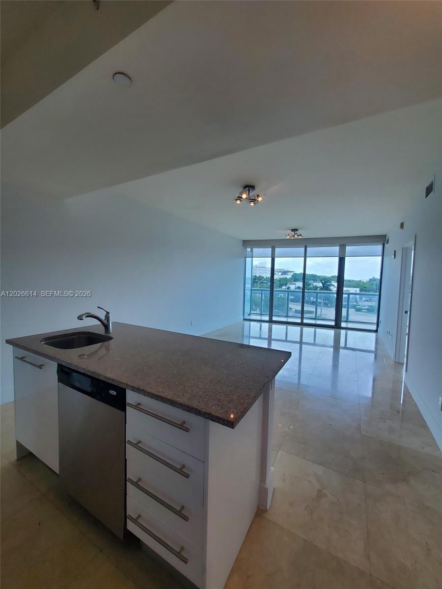 888 Biscayne Boulevard 311 Property Photo 2