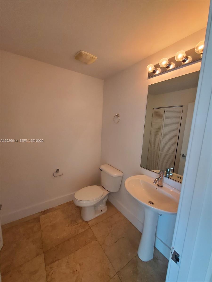 888 Biscayne Boulevard 311 Property Photo 6