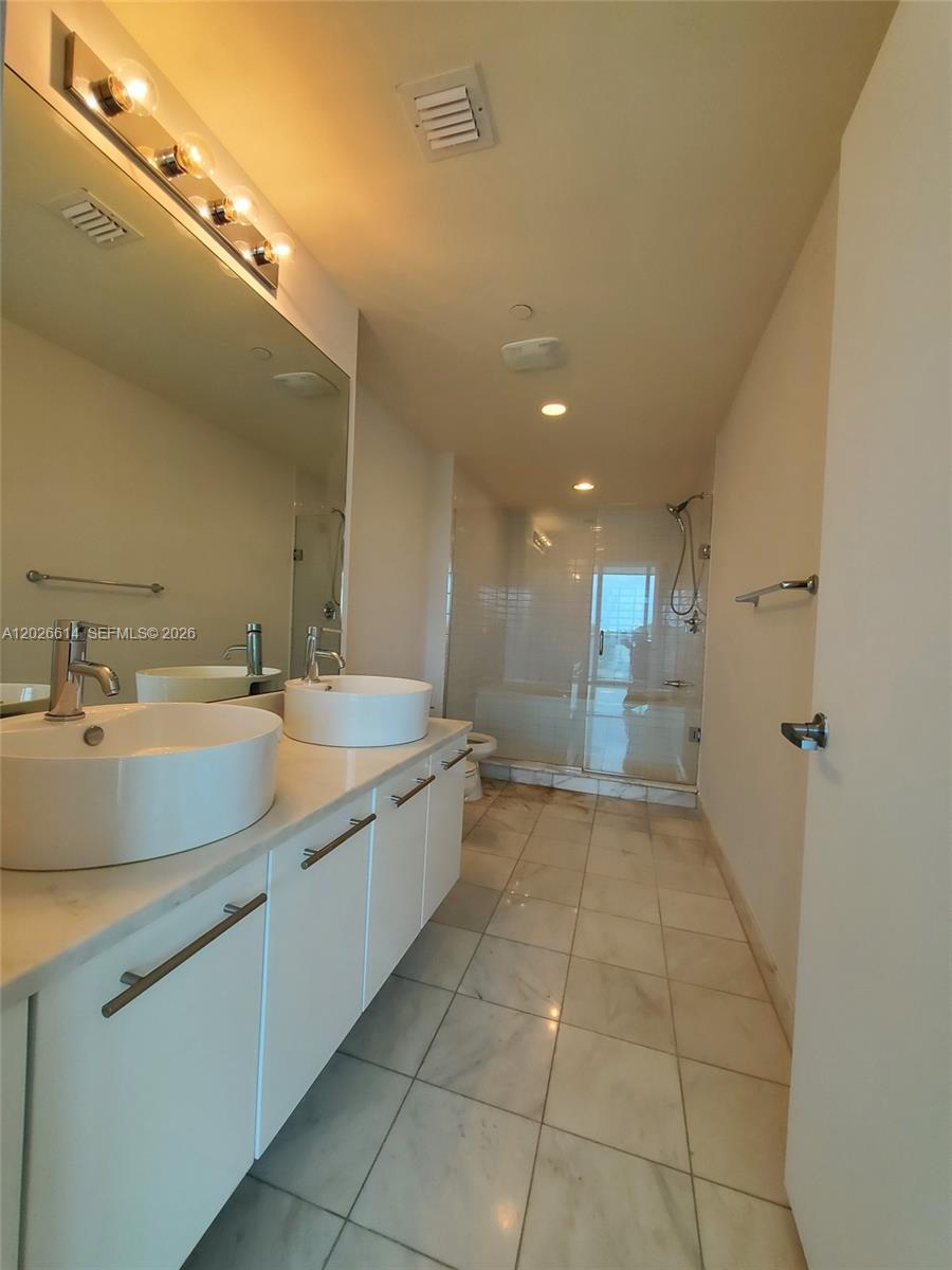 888 Biscayne Boulevard 311 Property Photo 9
